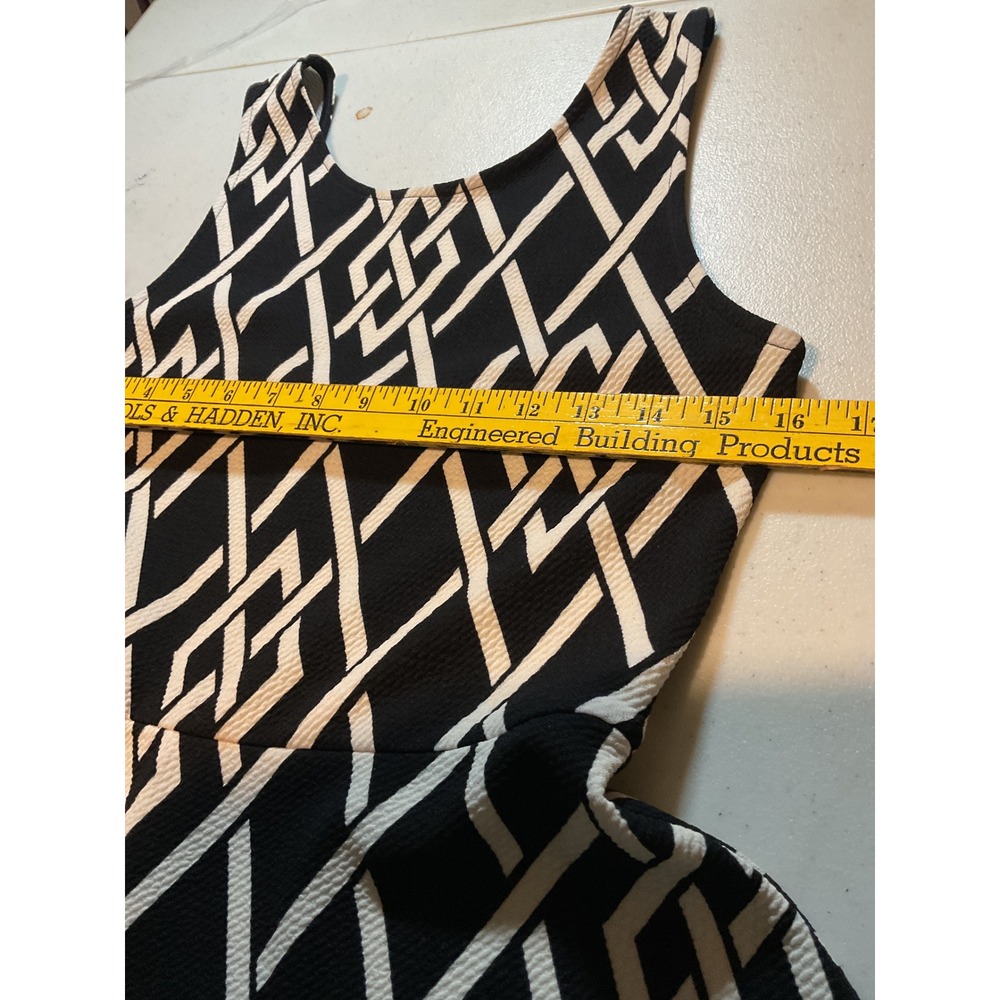 Alya Women Black White Geometric Lattice Fit and Flare Dress Large Made in USA - Picture 4 of 7